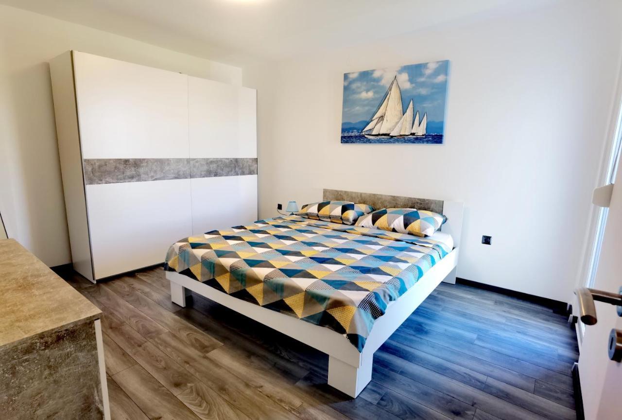 Apartment Pek Crikvenica Luaran gambar