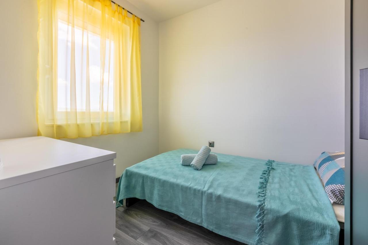Apartment Pek Crikvenica Luaran gambar